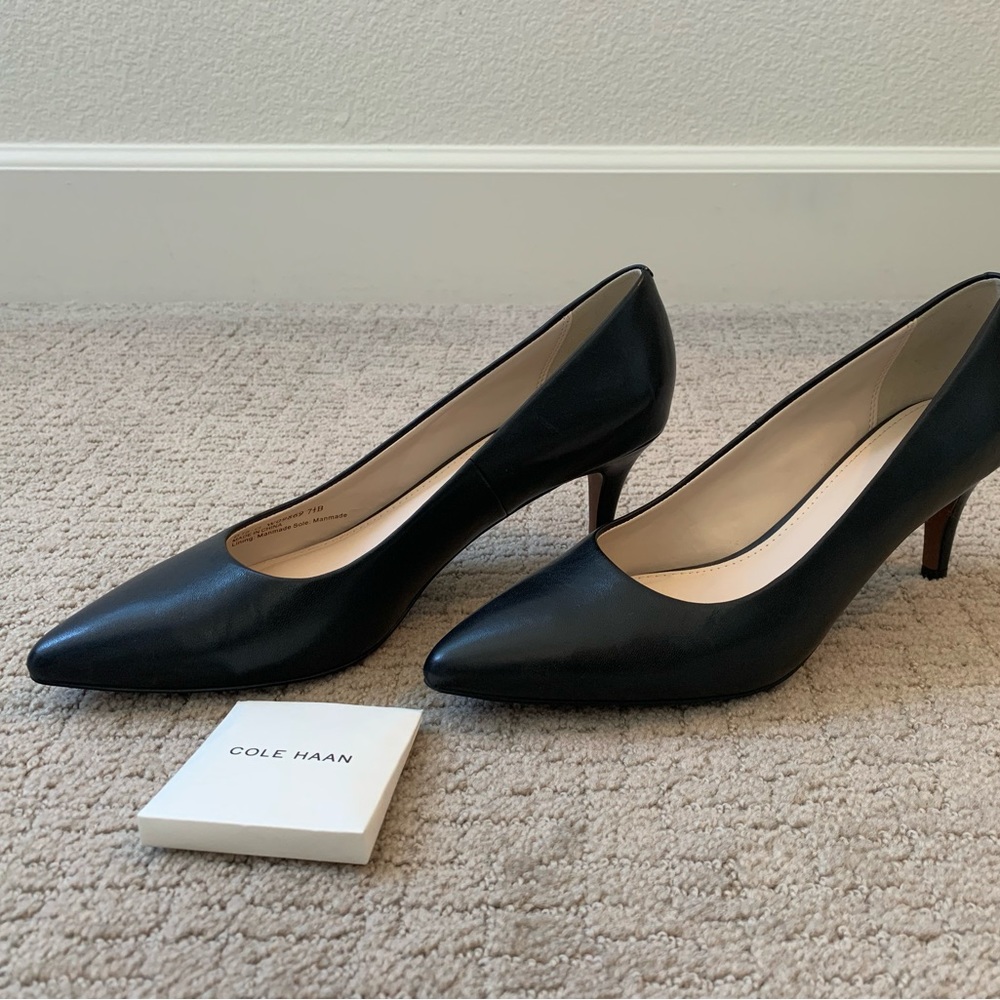 Cole Haan Go-to park pump 3” heel in size 7 1/2.Black leather in great cond…
